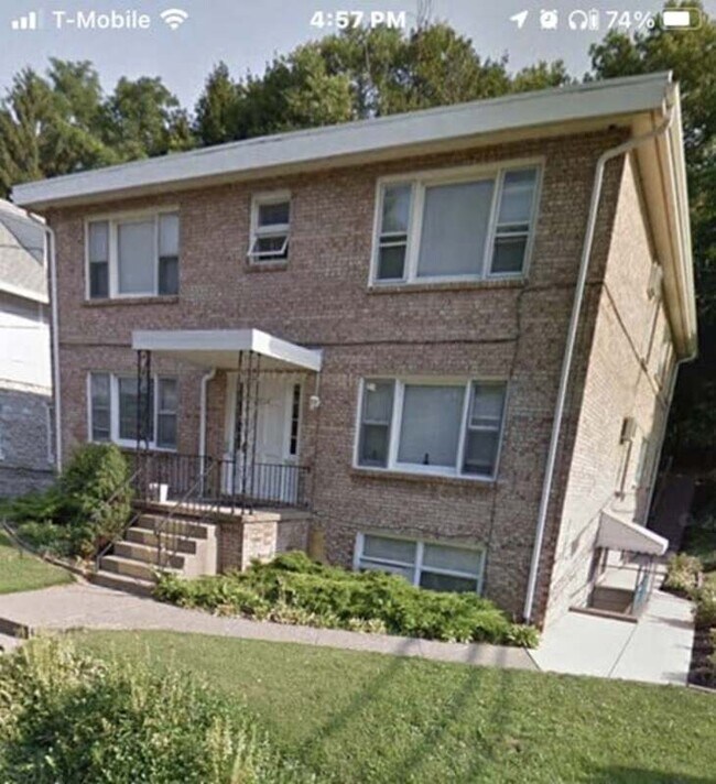 Building Photo - 2714 Woodlawn St