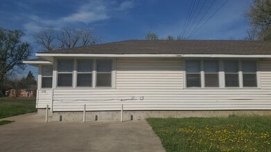 Building Photo - 1226 N 13th St