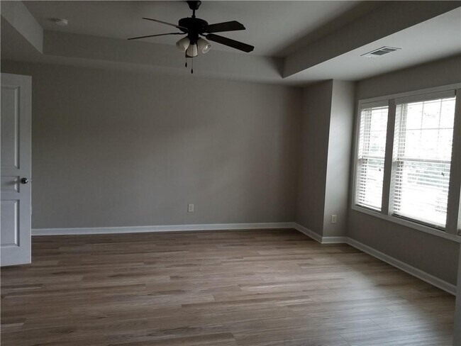 Building Photo - 5930 Vista Brook Dr