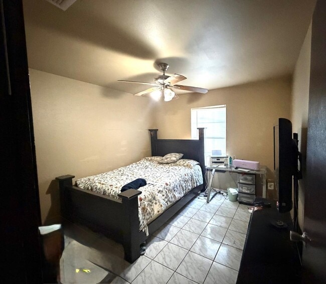 Building Photo - 3611 Cancun Loop