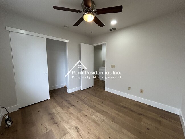 Building Photo - 7400 Martignetti Ct