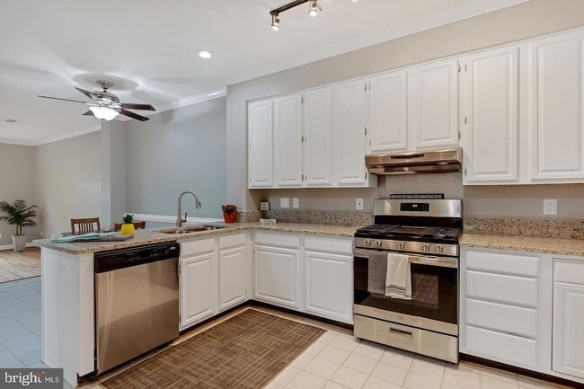 Building Photo - 16131 Parklawn Pl