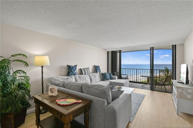 Building Photo - 9650 S Ocean Dr