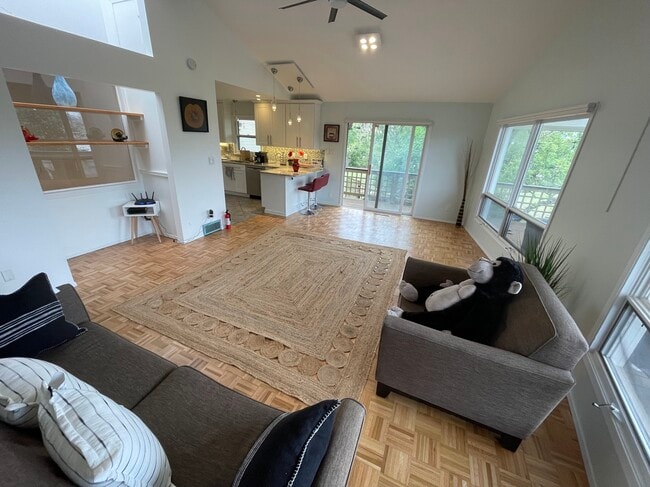 Building Photo - 104 S Tumbleweed Trail