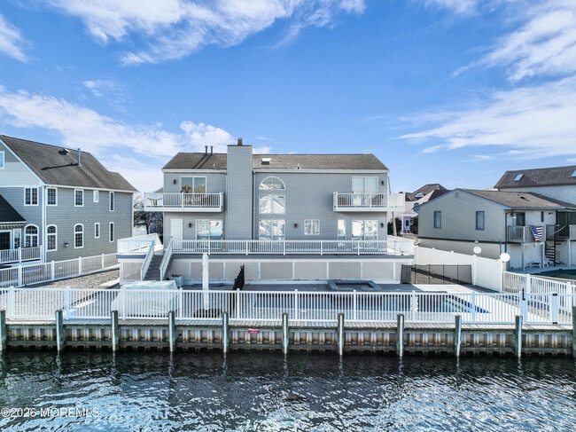 Building Photo - 3330 Windsor Ave