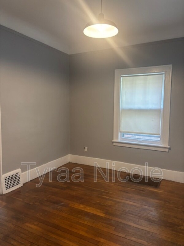 Building Photo - 4235 Glendale Ave