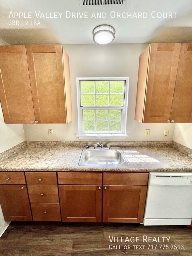 Building Photo - 710 Apple Valley Dr