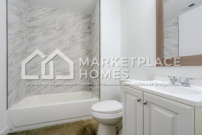 Building Photo - 1367 Chadwick Cir