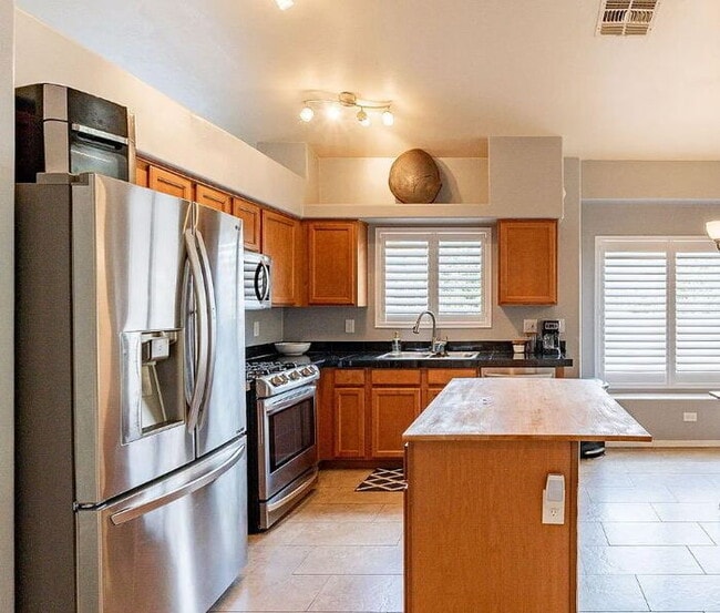 Building Photo - Rancho Sahuarita