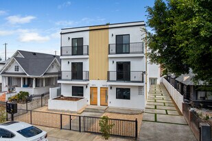 Building Photo - 3207 W 18th St