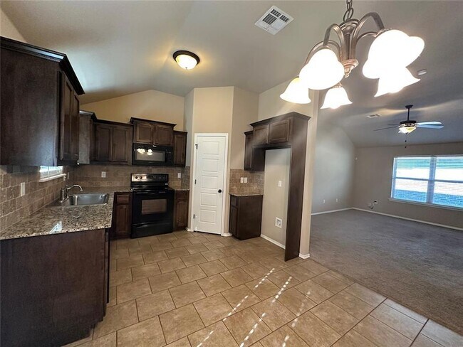 Building Photo - 5811 Marblewood Dr