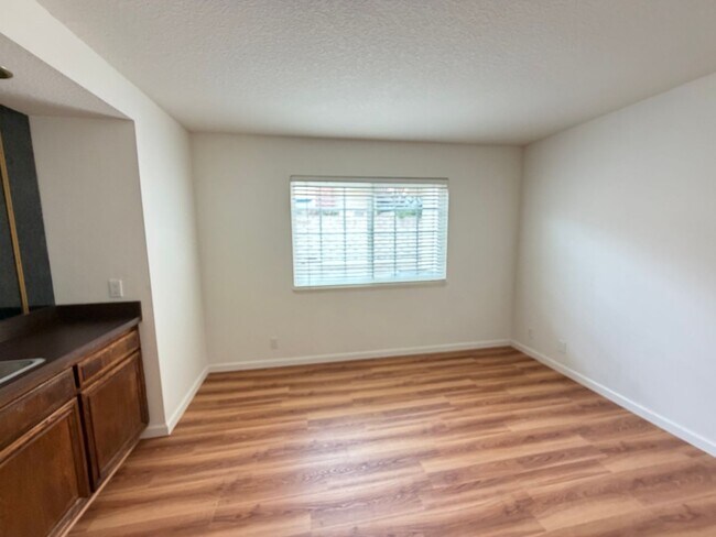 Building Photo - 2863 Sapphire Ave