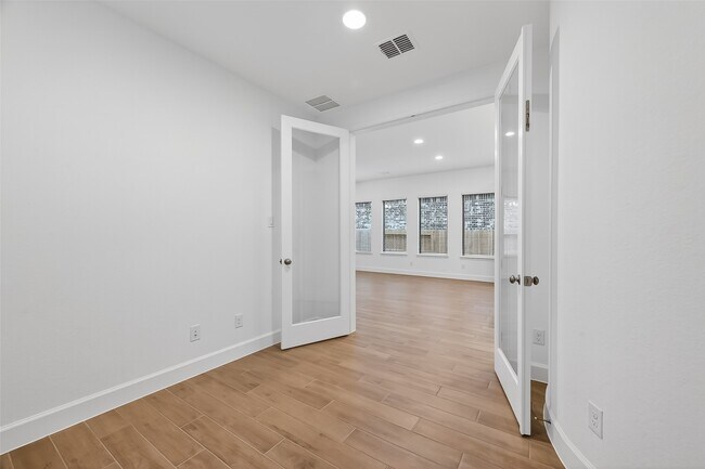 Building Photo - 27214 Butterfly Mint Ln