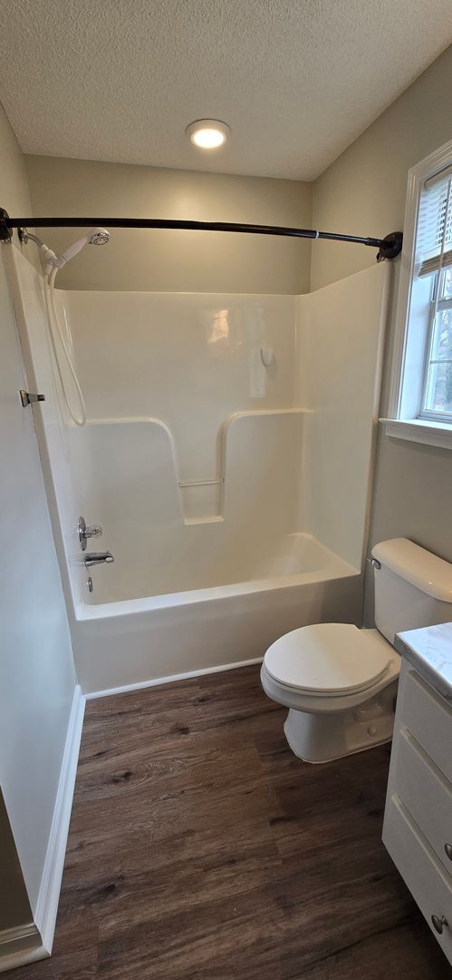 Building Photo - Lovely Jasper Townhome