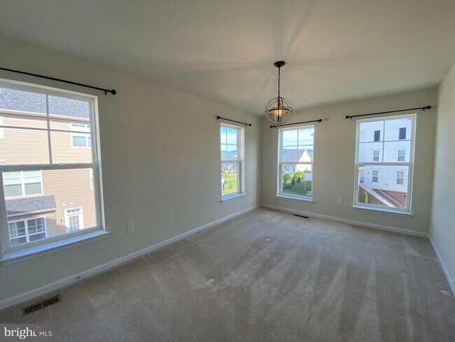 Building Photo - 6173 Margarita Way