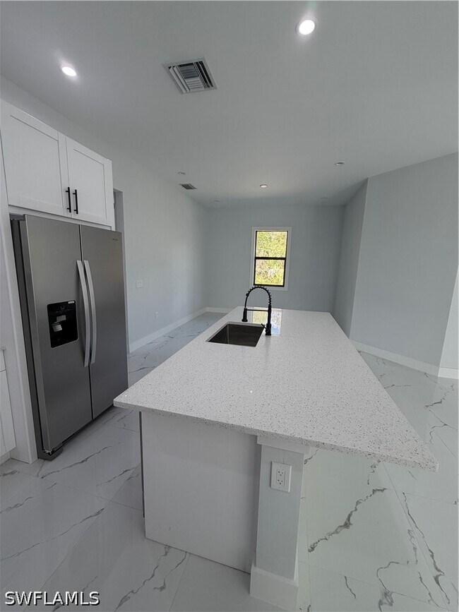 Building Photo - 2863 52nd Ave NE