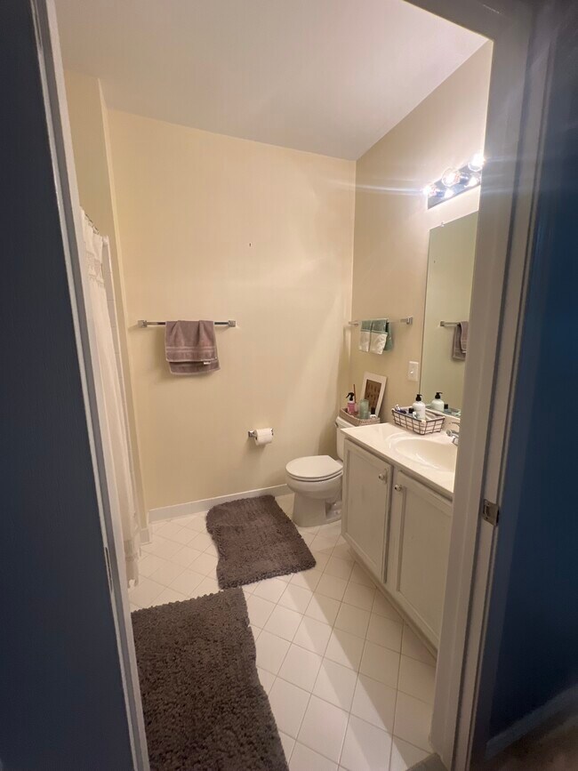 Building Photo - 23620 Overlook Park Dr