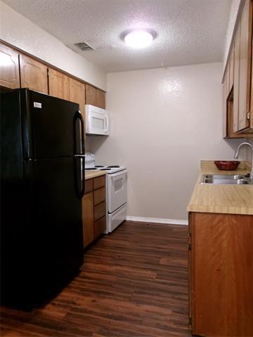 Building Photo - 1817 Family Cir