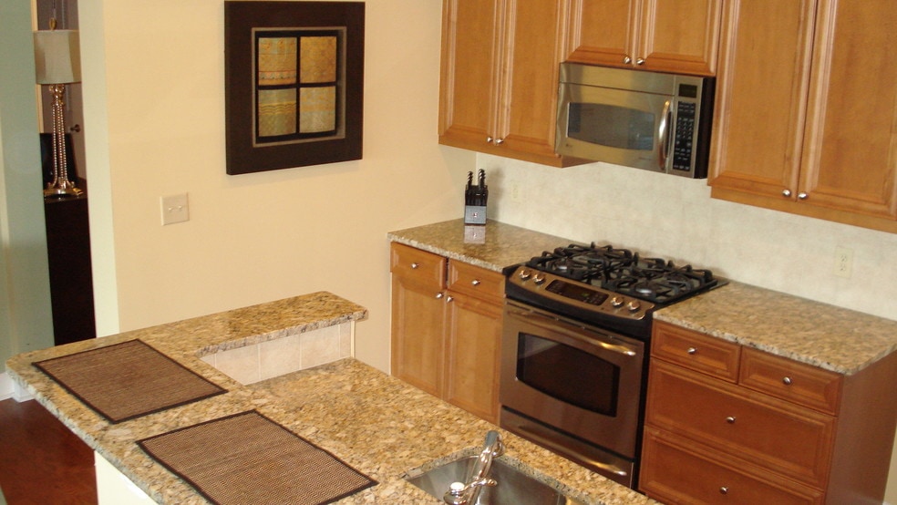 Building Photo - 2950 Mt Wilkinson Pkwy SE