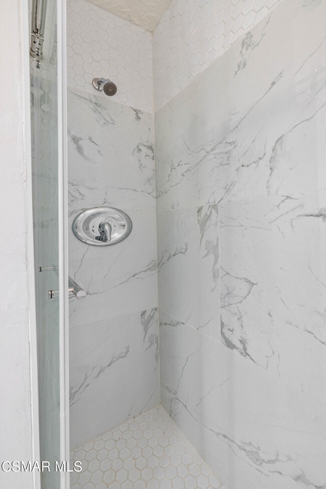 Building Photo - 11018 Sutter Ave