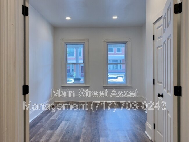 Building Photo - 15 S Ann St