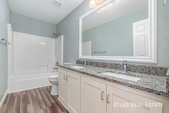 Building Photo - 403 SW 15 St