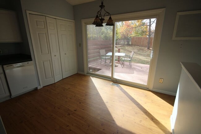 Building Photo - 2063 Champagne Dr