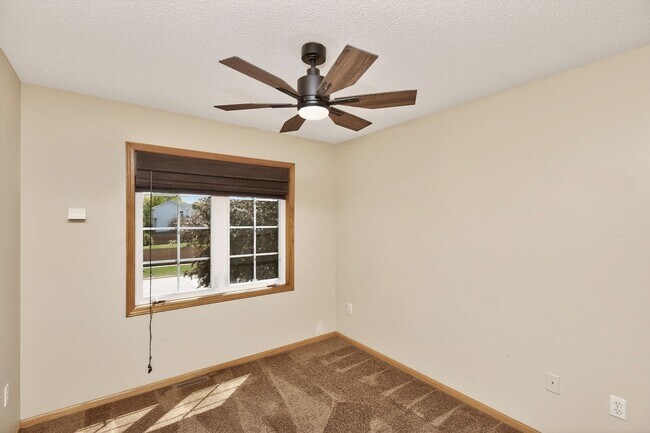 Building Photo - BEAUTIFUL 4-SEASONS ROOM!! 4 Bedroom, 3 Bathroom Home in Waukee!