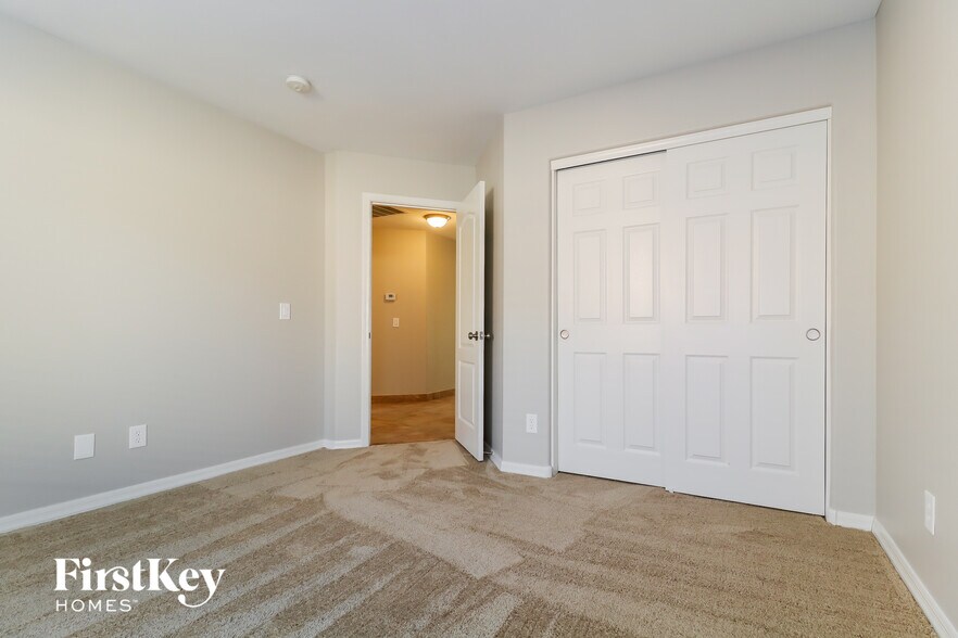 Building Photo - 22938 W Yavapai St