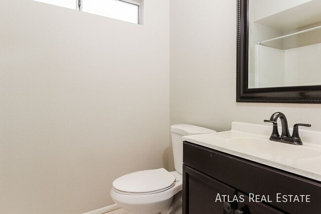 Building Photo - 2 WEEKS FREE PLUS $500 OFF RENT IF MOVED I...