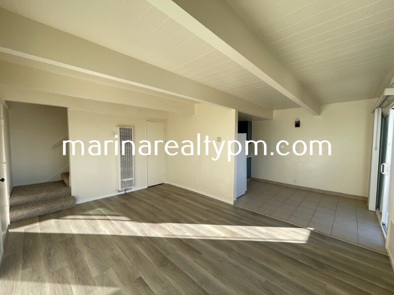 Building Photo - 240 Holly St