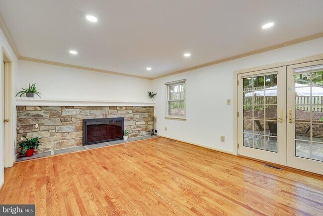 Building Photo - 1427 Laurel Hill Rd