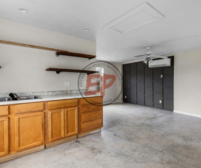 Building Photo - 511 N Aspen St