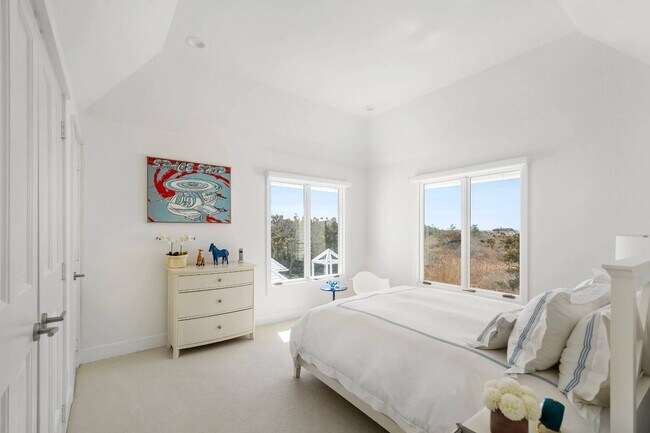 Building Photo - 64 West End Rd