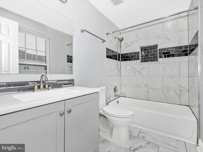 Building Photo - 13114 Thackery Pl