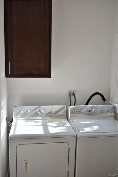 908 Victoria Ave - laundry rm - 908 Victoria Ave