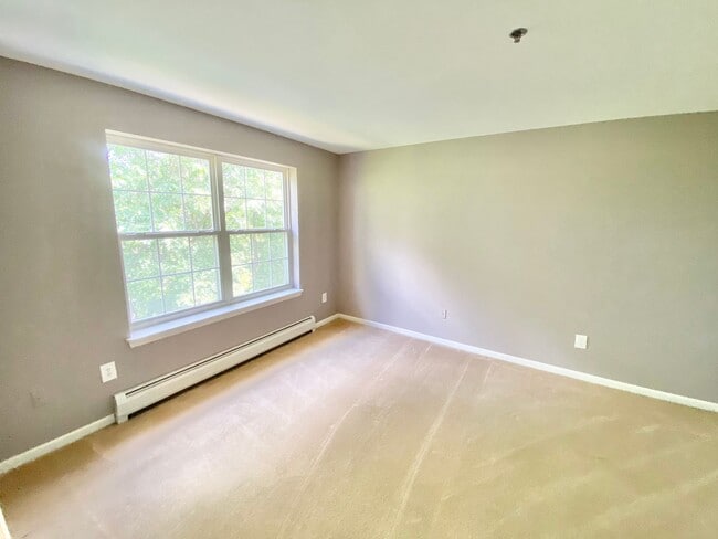 Building Photo - 1 Bedroom Apartment in Burlington VT Avail...