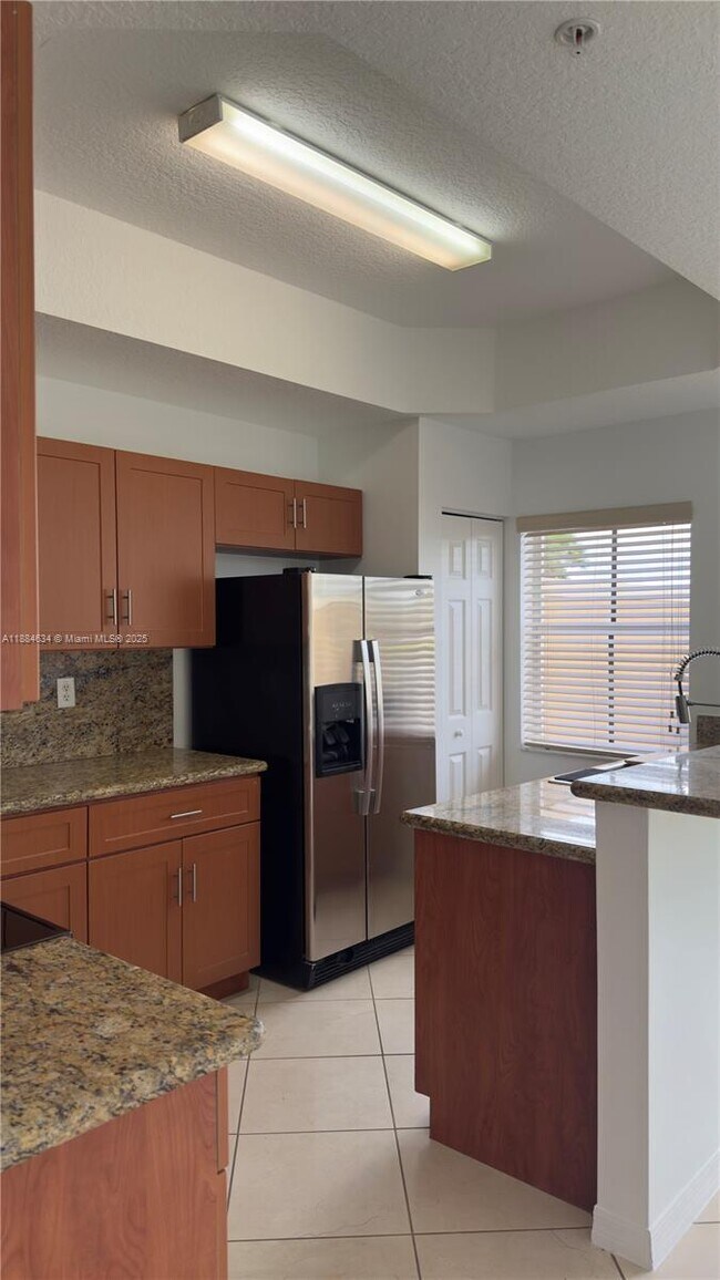 Building Photo - 924 SW 143rd Terrace