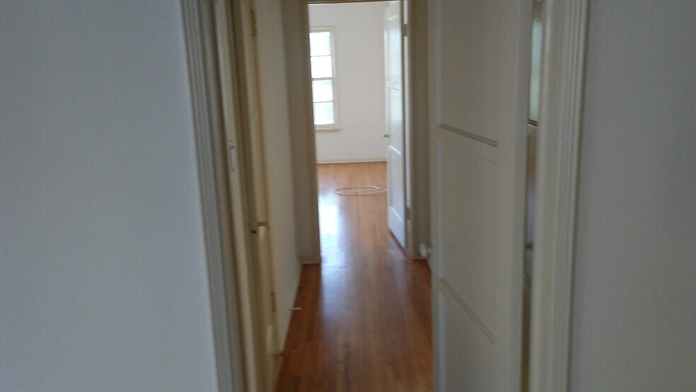 Building Photo - 6168 W Olympic Blvd