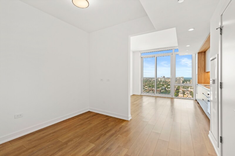 Building Photo - 208 W Hill St