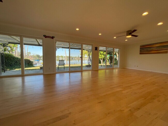 Building Photo - 6520 Havenside Dr