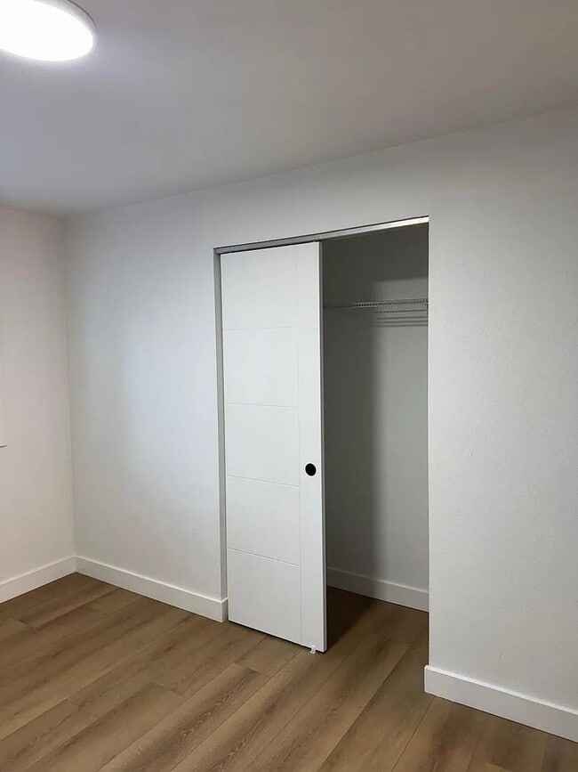 Building Photo - Newly Remodeled 3-Bedroom Bellevue Home with Modern Updates