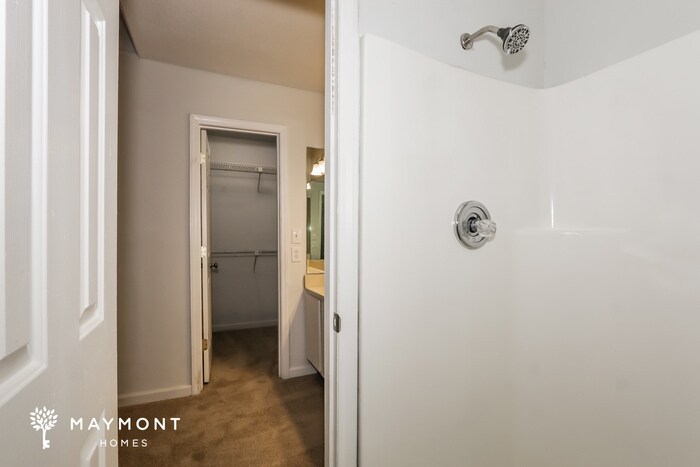 Building Photo - 213 Berkshire Dr