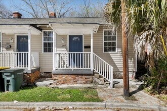 Building Photo - 1709 Le Grand St