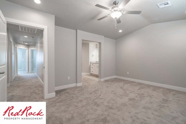 Building Photo - Modern 4-Bed Townhome in Hurricane Heights