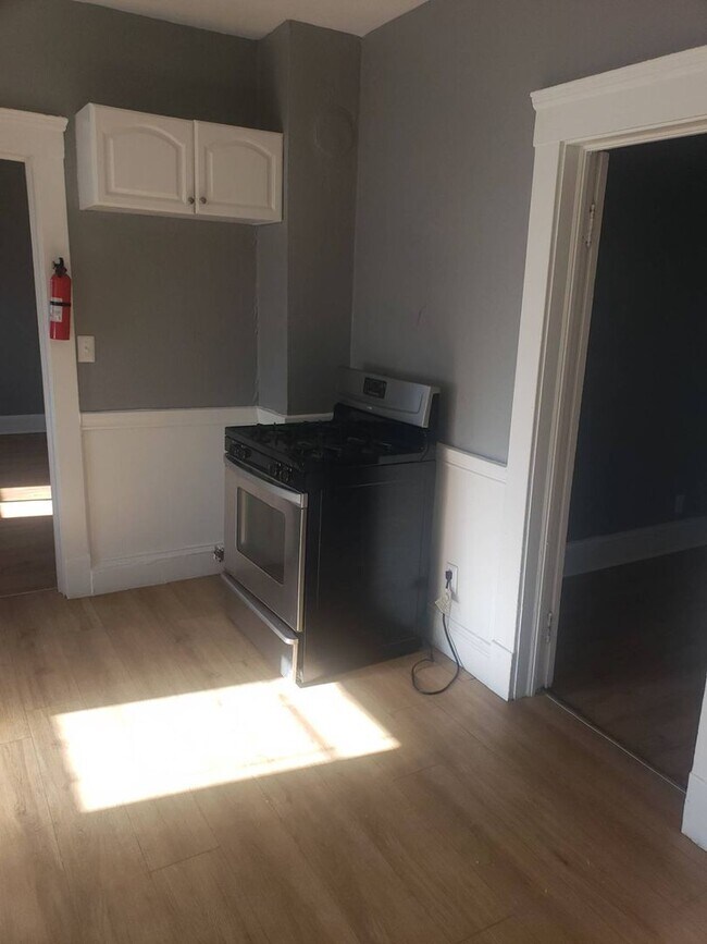 Building Photo - 3483 W 63rd St