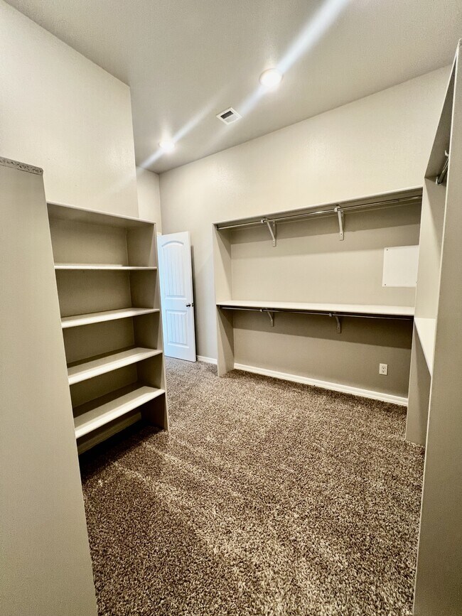 Building Photo - 11365 Hidalgo Dr