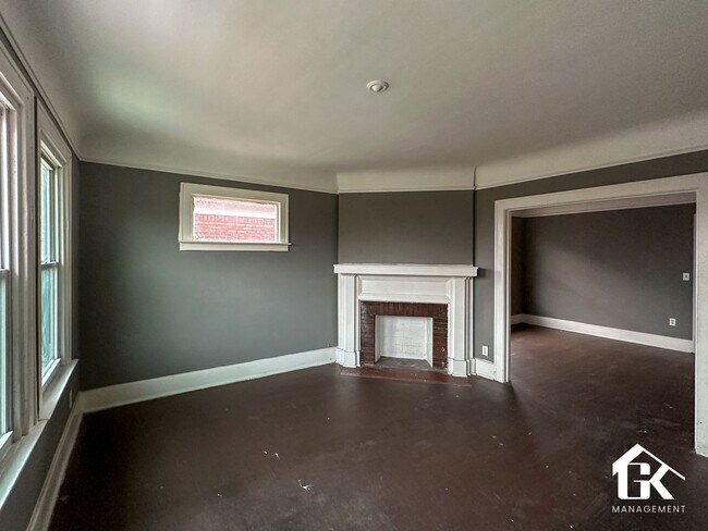 Building Photo - 2732-2734 Clements