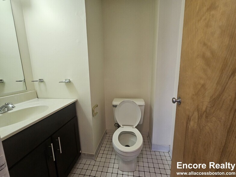 Building Photo - 150 North Beacon St