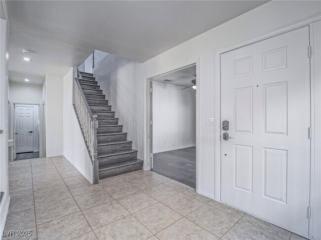 Building Photo - 10898 Carberry Hill St